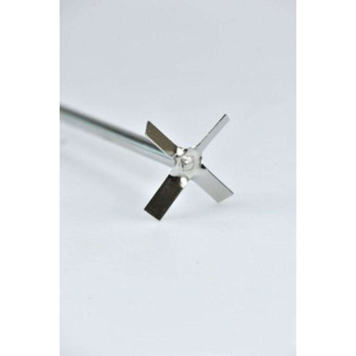 Cross stirrer, 316L stainless steel. Shaft 400mm long x 8mm diameter. Impeller width 50mm.